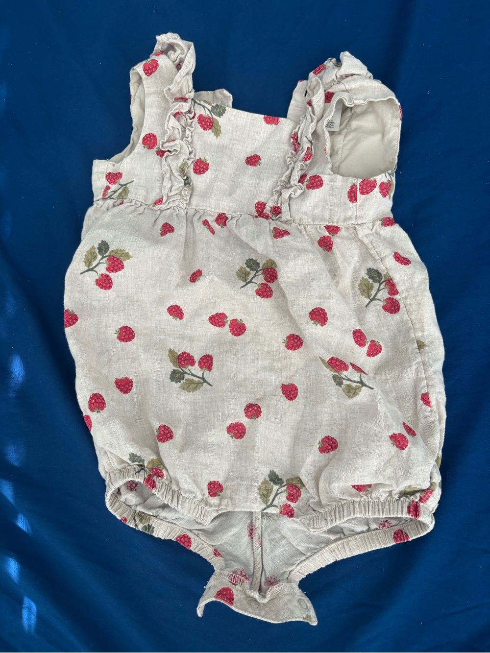 100 Linen Baby Romper with Raspberry Print - Picture 2 of 6